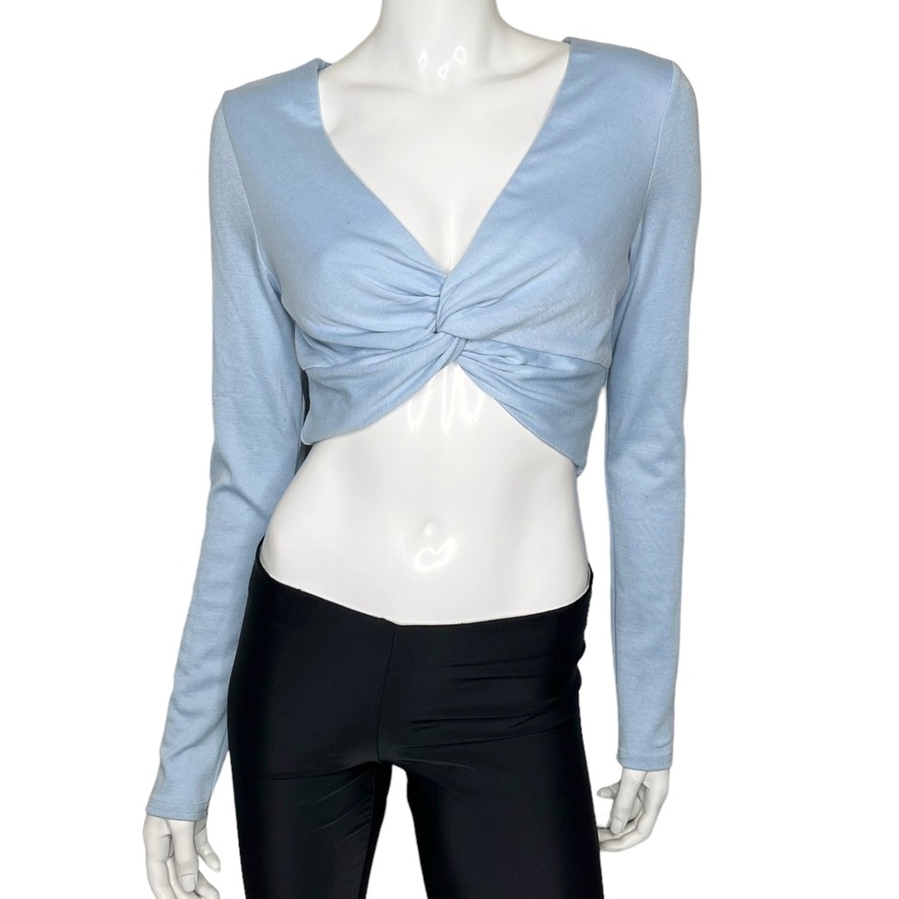 🤑 5/$25 Better Be Sky Blue V-Neck Twist Front Long Sleeve Crop Top